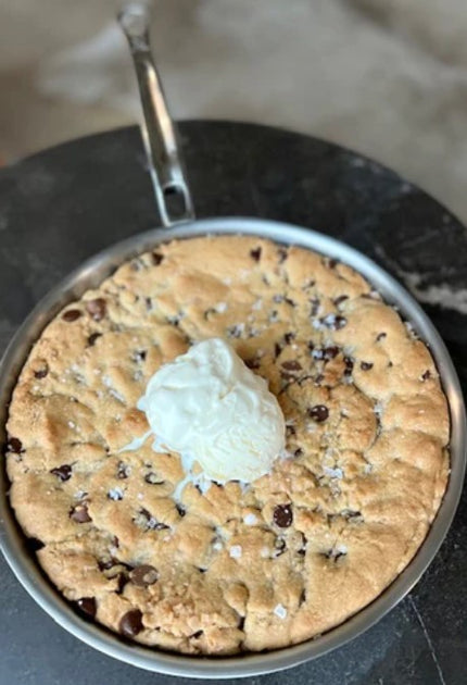 Chocolate Chip &amp; Heath Bar Crunch Pizookie
&ndash; Hestan Culinary Canada